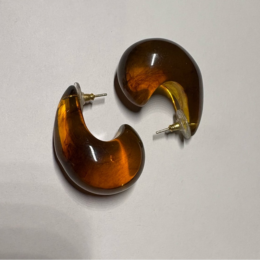 Lizzie Fortunato Amber Brown Crescent Hoop Earrings - Picture 3 of 7
